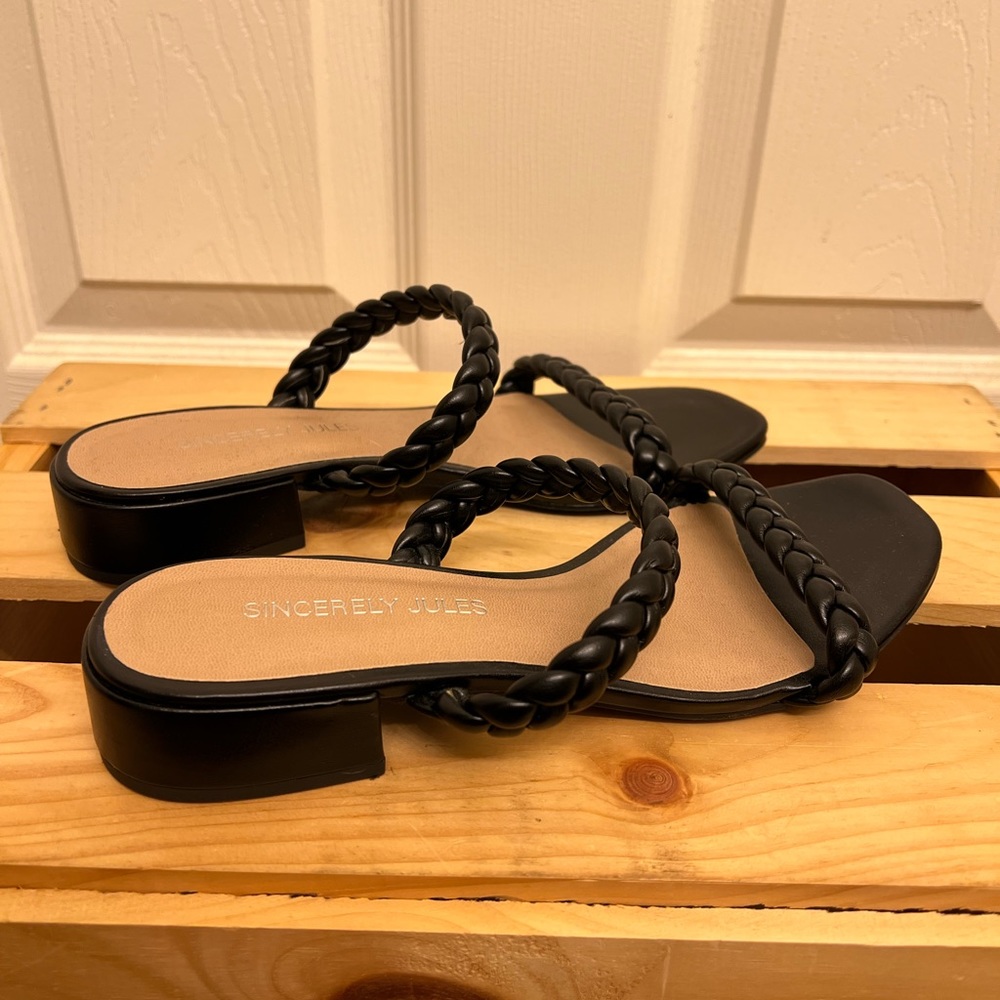 Black sandals with braided bands